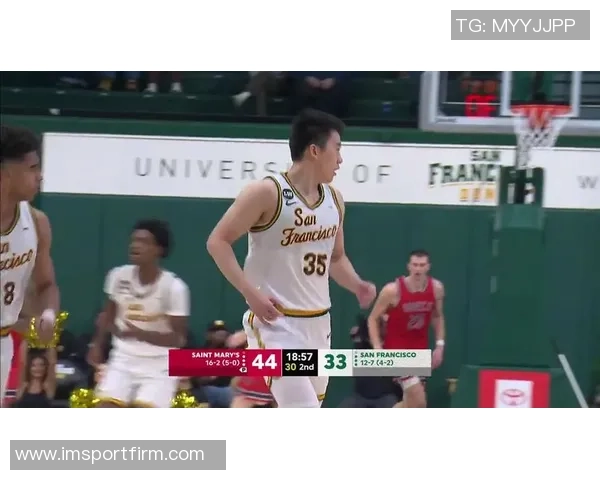 新赛季NCAA备战热潮王俊杰在旧金山大学球馆全力训练展现拼搏精神