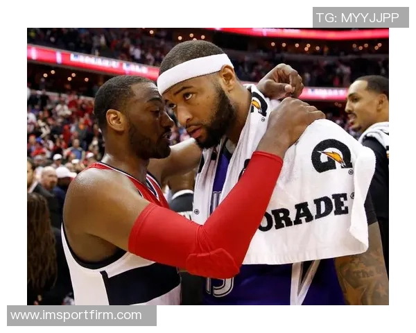 沃尔夫半场表现惊艳9投6中三分球4记独得11分助力球队奋勇争先