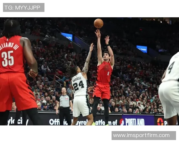 福克斯称赞开拓者防守战术成功迫使球队后卫频频出手