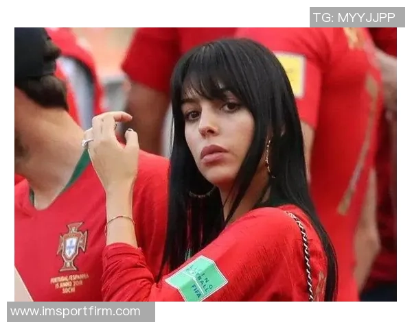 C罗惊喜不已女儿万圣节装扮令人意想不到的创意与惊艳