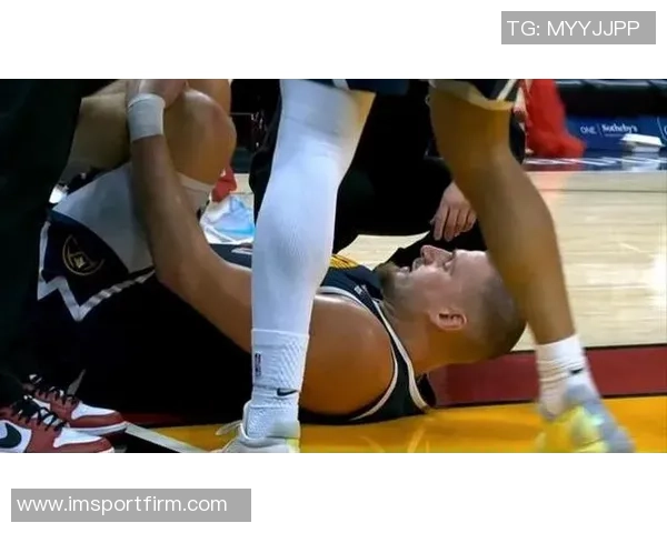 恩比德训练师批评媒体对约基奇伤情的双重标准要求取消65场规则