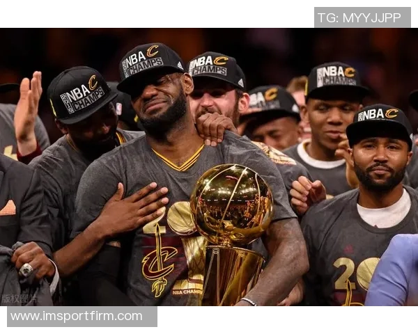 詹姆斯赞赏总决赛对决风格再次祝贺雷霆队的出色表现